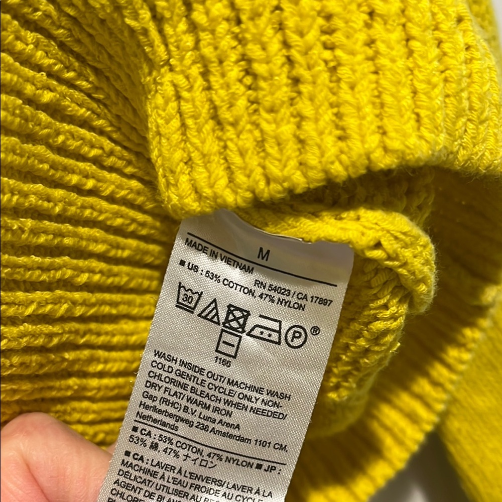 BR Yellow Crew Neck Sweater w/loose shaker stitch - Picture 3 of 3